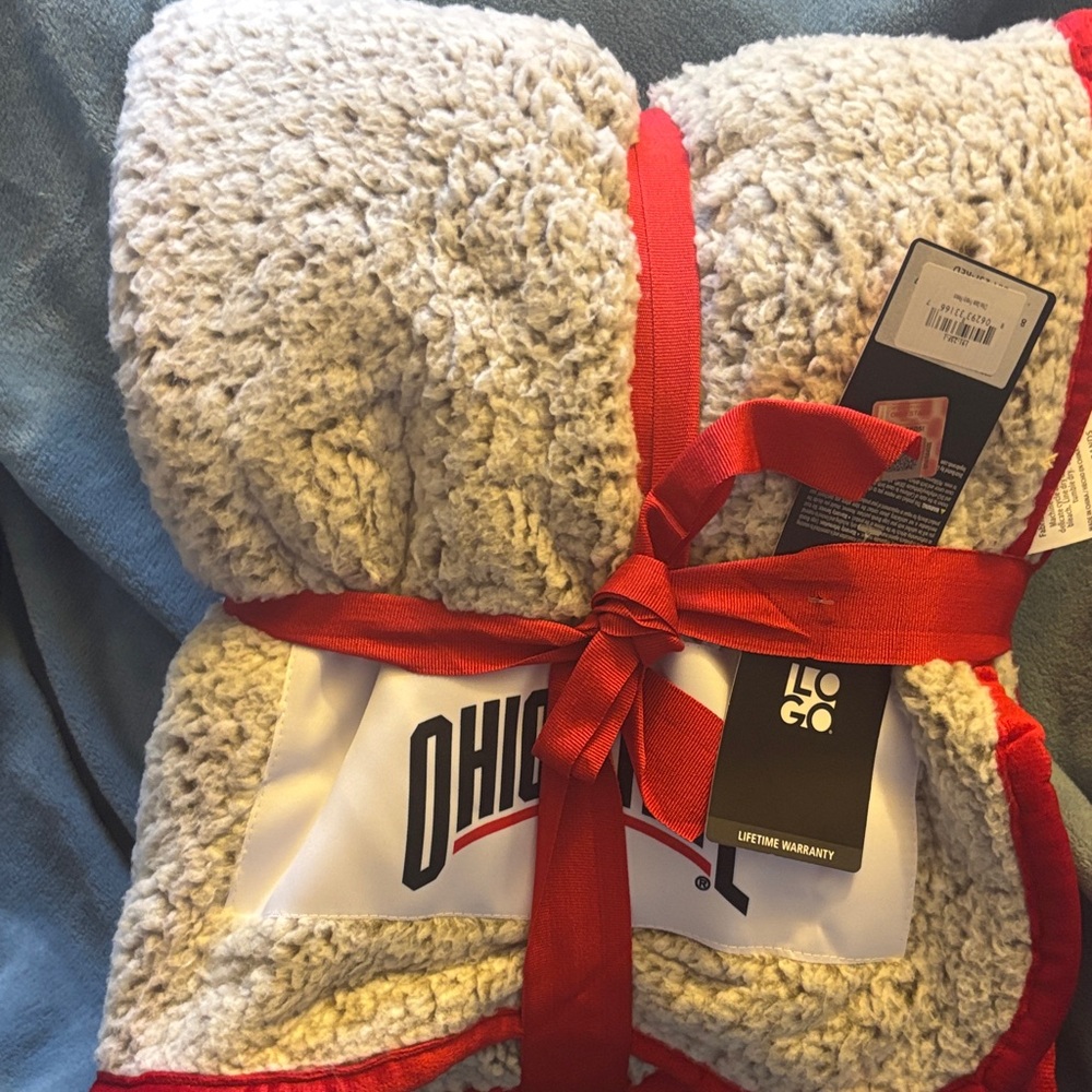 Ohio State Sherpa Blanket with Red Trim